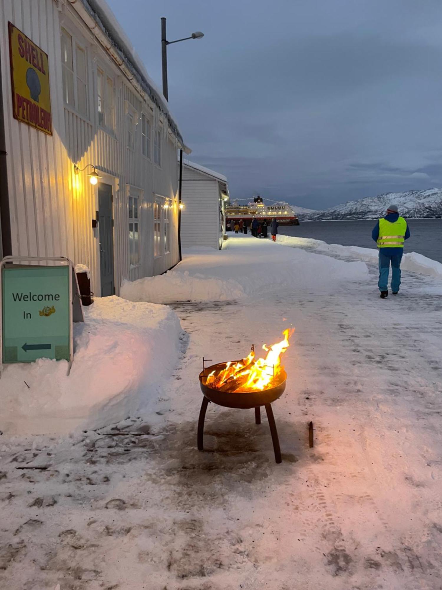 1. Etg I Dampskipsbrygga, Lodingen Havn Exteriér fotografie